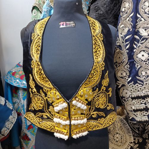 Traje de luces negro y oro nuevo - Imagen 3