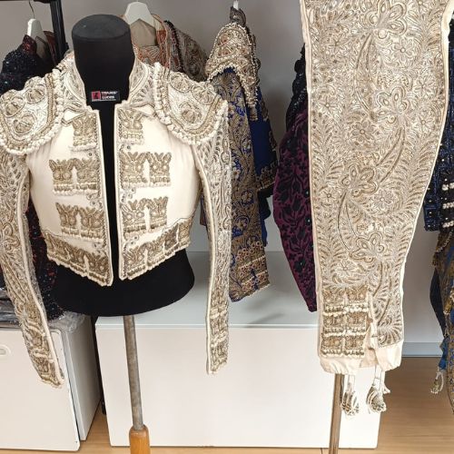 traje-de-luces-de-una-figura-del-toreo Traje de luces de figura del toreo