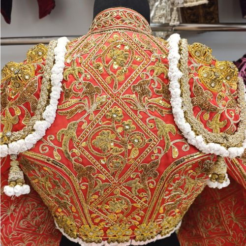 Coral y oro del sastre de toreros Fermín - Imagen 3