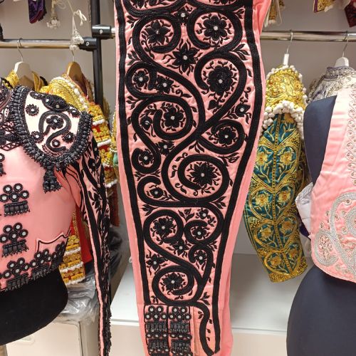 Traje de luces rosa y azabache - Imagen 4